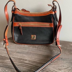 Dooney & Bourke shoulder purse